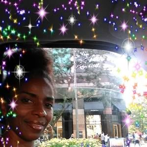 Meet your Posher, Dionne